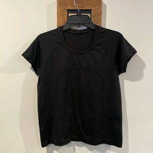 Black lululemon women Athletic T-Shirt